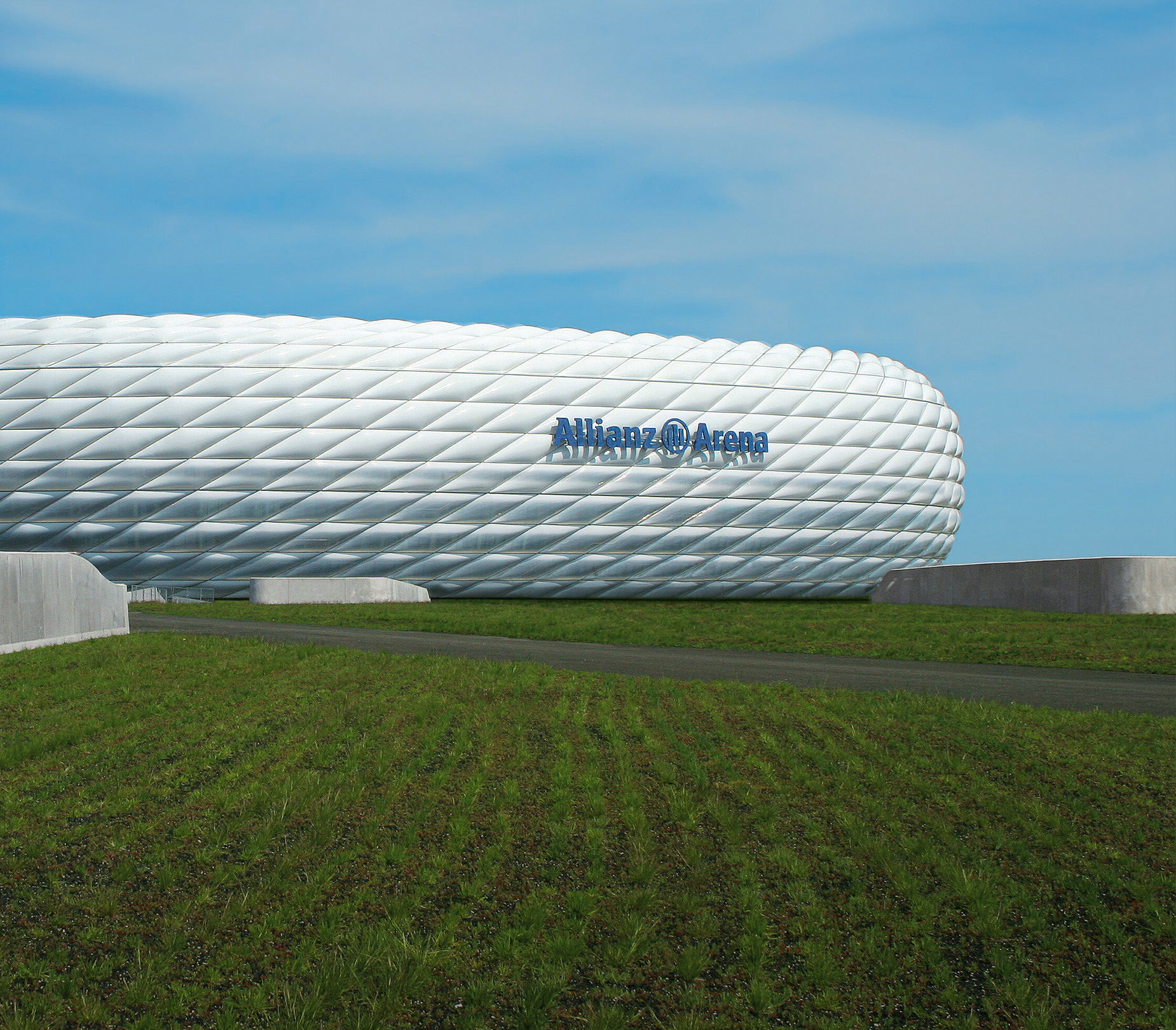 Bild der Allianz Arena von Aussen